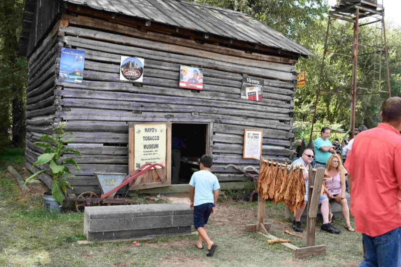 Gallery Field Day of the Past